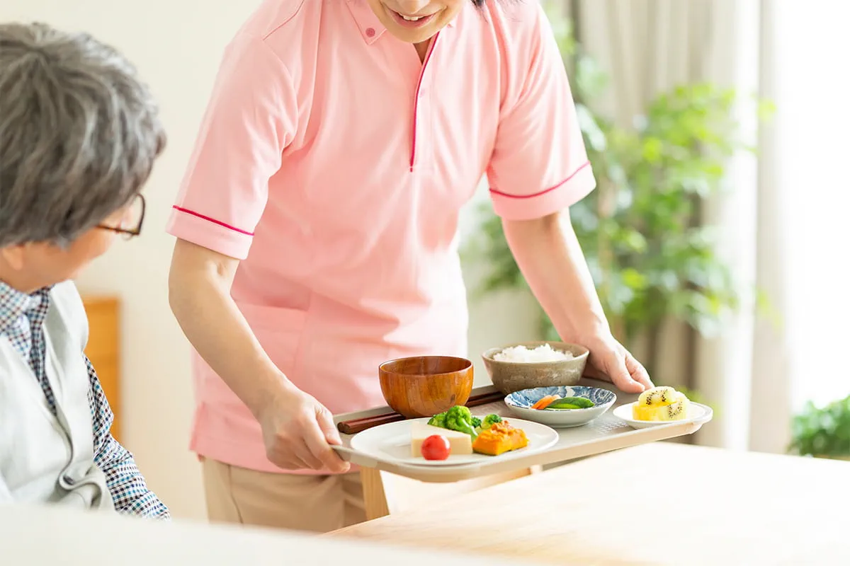 訪問介護（ホームヘルプサービス）で特定技能外国人が従事可能に！概要や注意点を解説
