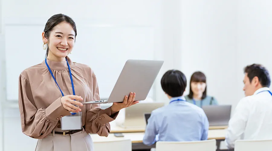 販売から事務への転職はできる？キャリアチェンジに必要なこととは？
