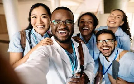 Tout savoir sur la réintégration des soignants non vaccinés