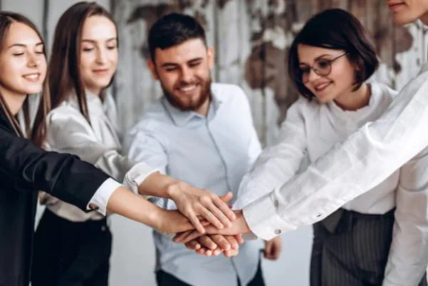 8-formas-de-aumentar-el-companerismo-en-el-trabajo
