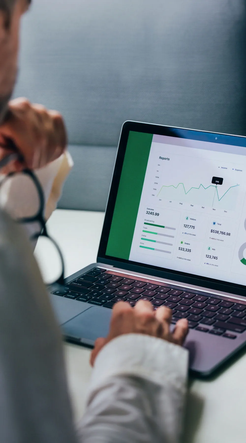 Ordenador portátil con datos