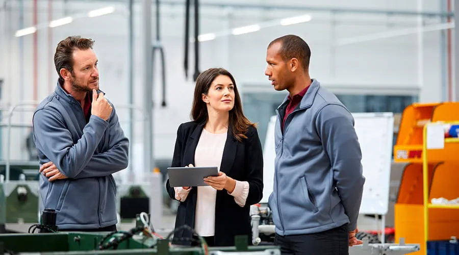 Profesionales en fábrica de automoción