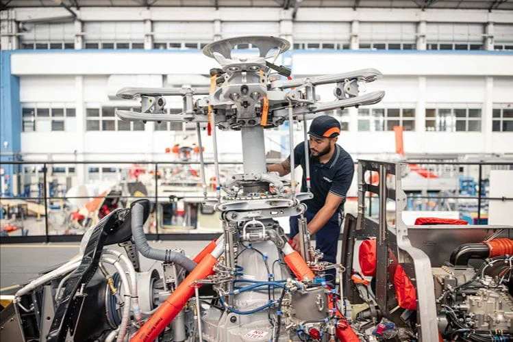 Technicien de chez Airbus Helicopters.
