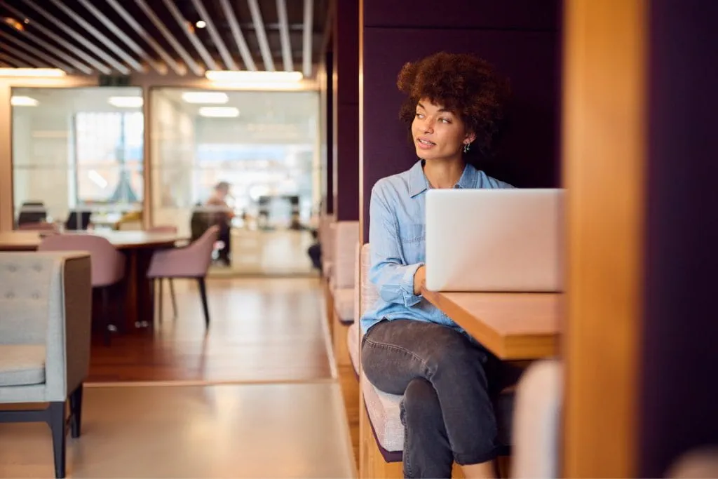 2023B2BCreatinganIntrovertFriendlyWorkplaceEmbracingtheTalentsofQuietInfluencers1024x683 2023B2BCreatinganIntrovertFriendlyWorkplaceEmbracingtheTalentsofQuietInfluencers1024x683