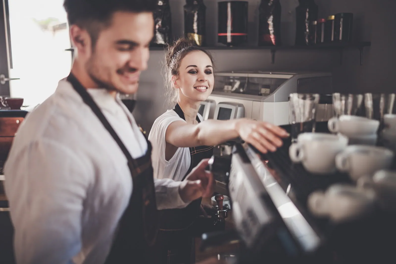 Barista bei der Arbeit