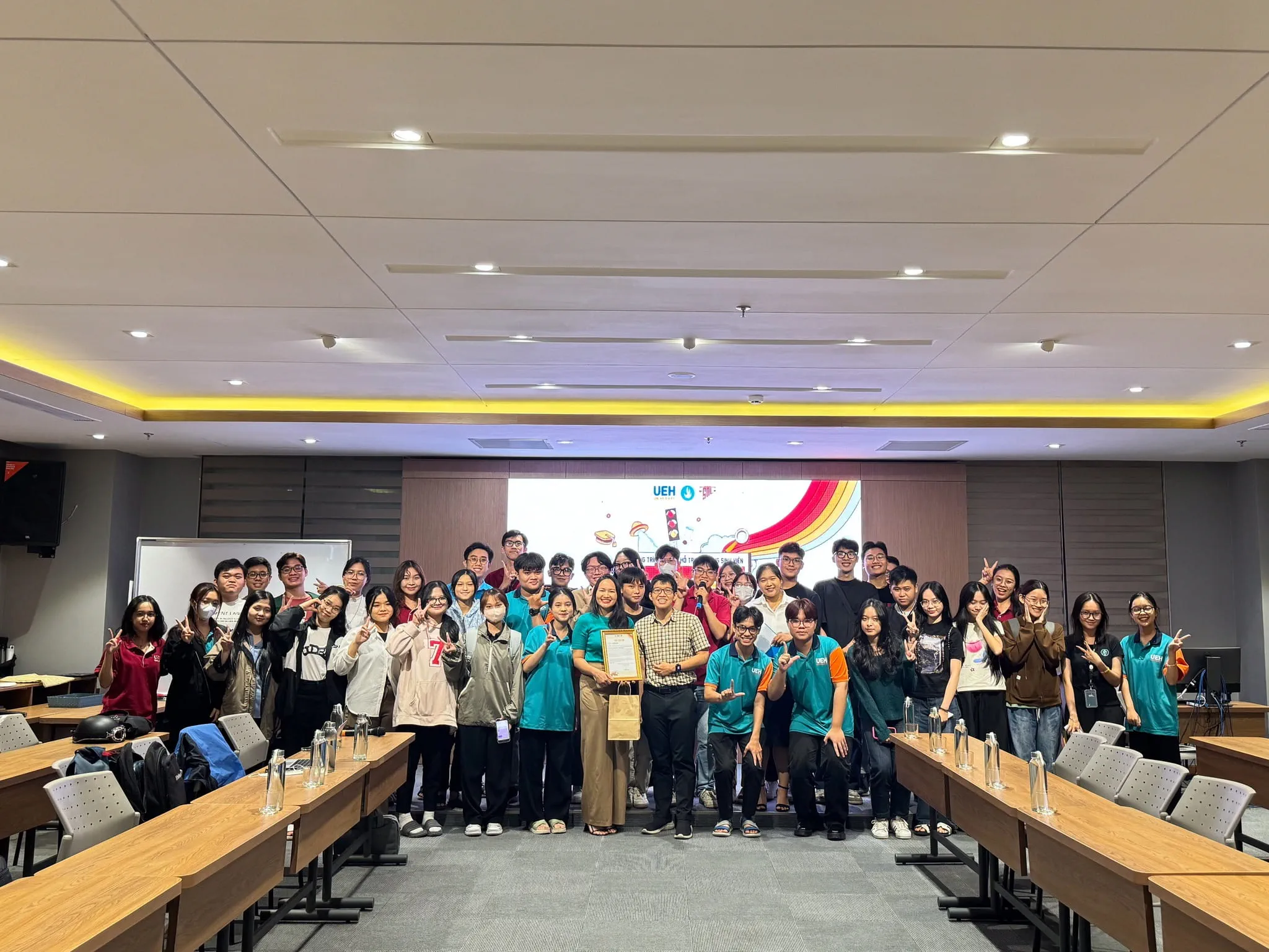 CareerTalk_rise2Hire_at_UEH2023_1