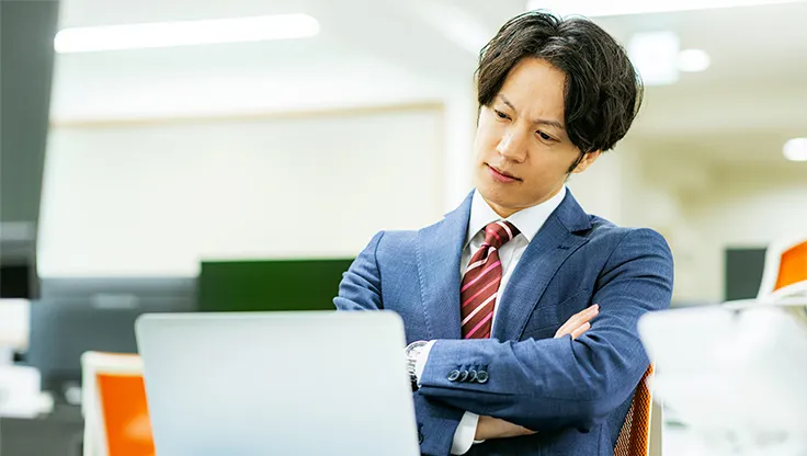 採用に時間がかかり、業務の負担が大きい