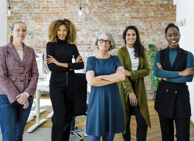 Qué ofrecen las empresas a las mujeres